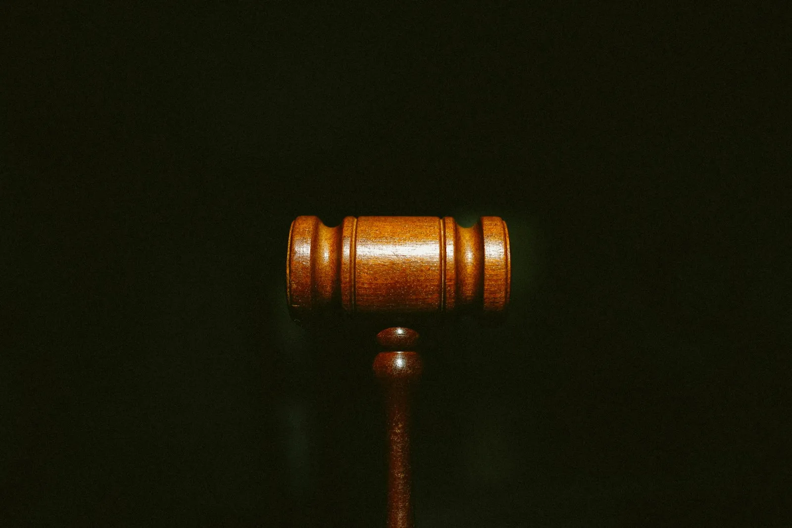AI in Law: Why Hybrid is the Future